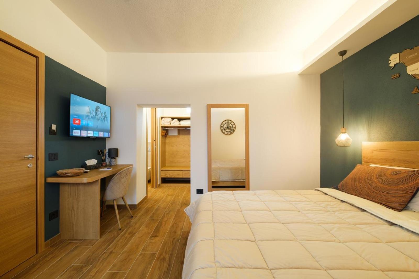 In Centro Da Carlotta Hotel Олбия Екстериор снимка