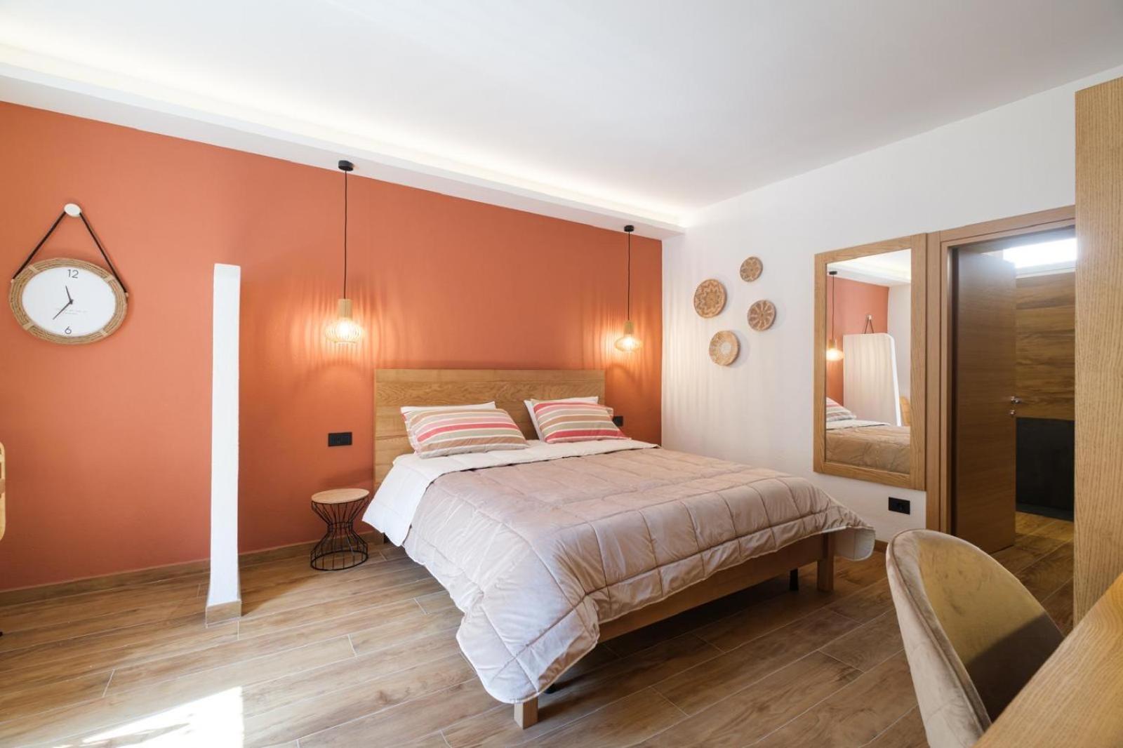 In Centro Da Carlotta Hotel Олбия Екстериор снимка
